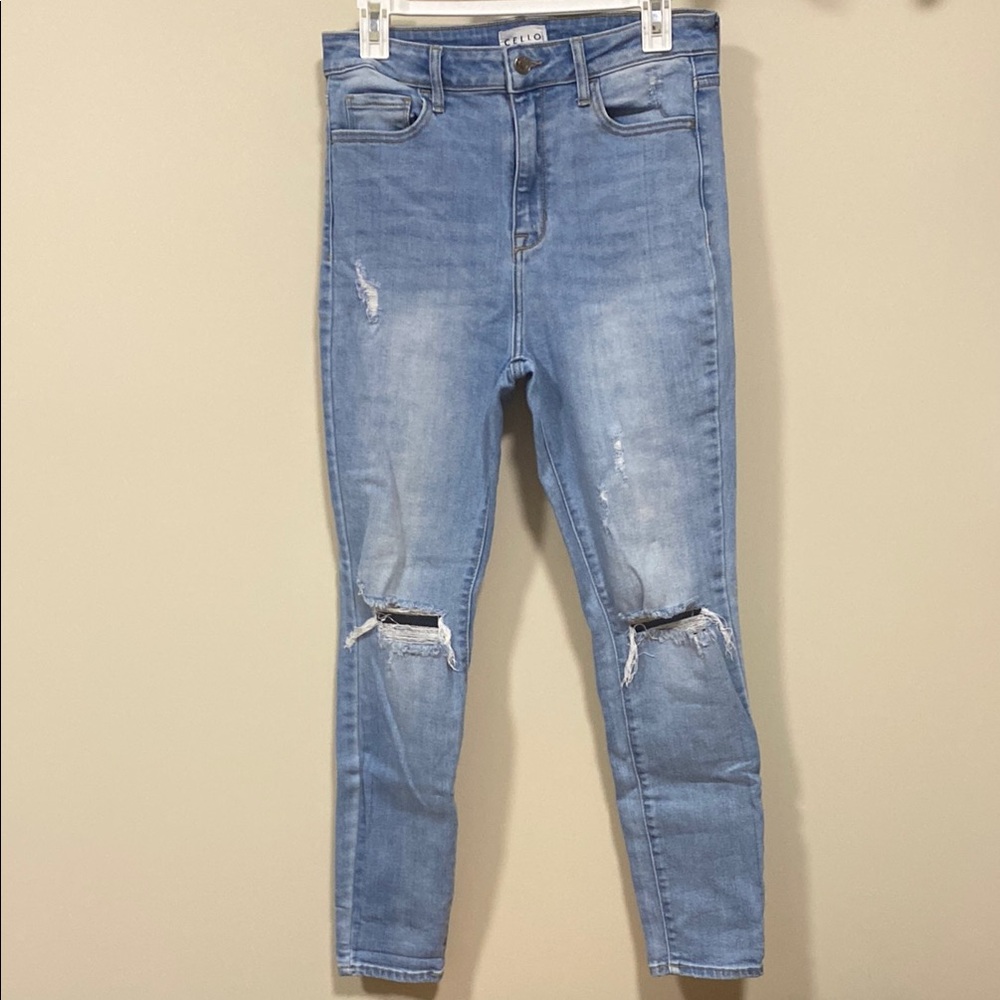 Cello Blue Ankle Cropped Distressed Jeans size 11